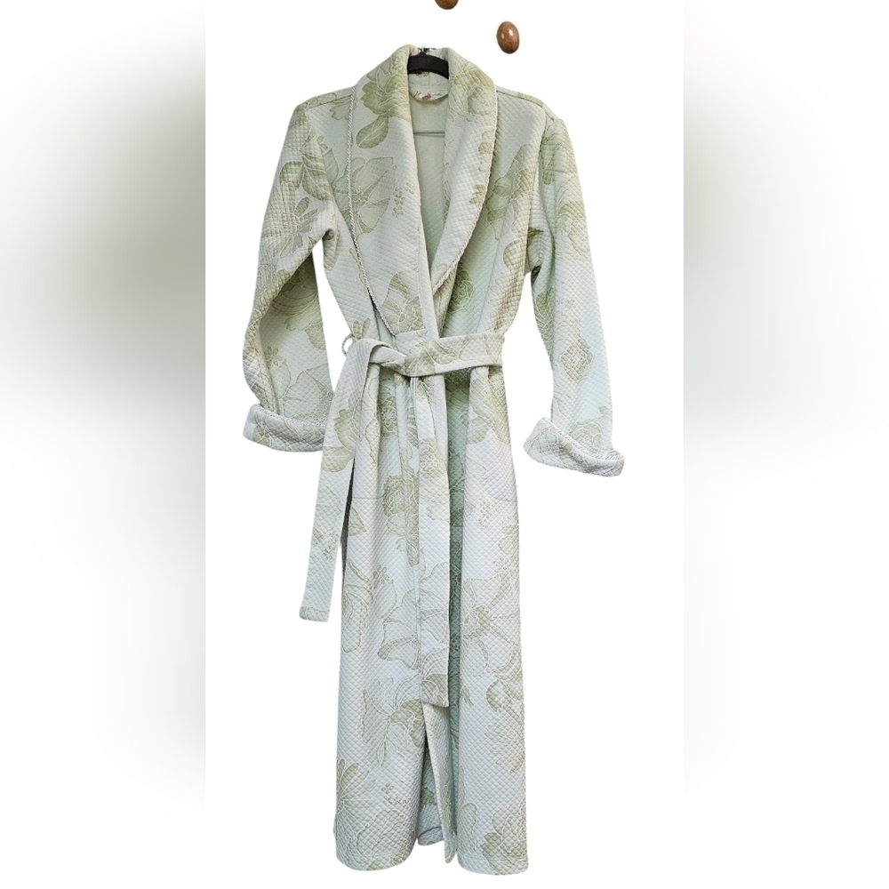 Vintage Diamond Tea Luxury quilted robe